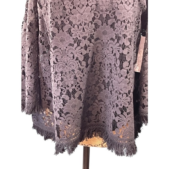 Bailey 44 Top Off Shoulder Black Lace Bell Sleeve Blouse Size Small - Picture 4 of 9